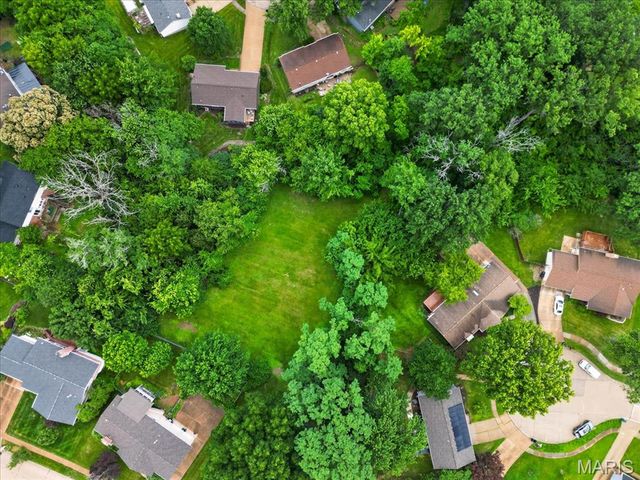 1438 Silverleaf Lane, St Louis, MO 63146