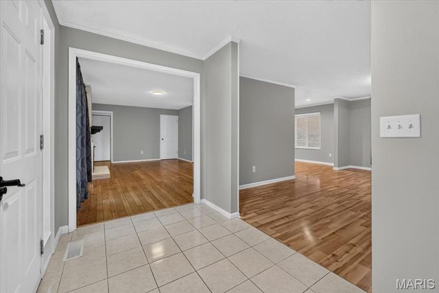 1438 Silverleaf Lane, St Louis, MO 63146