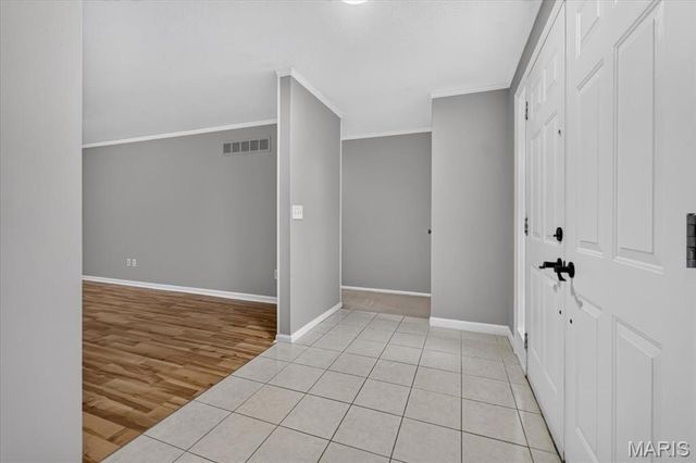 1438 Silverleaf Lane, St Louis, MO 63146