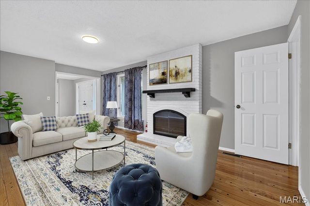 1438 Silverleaf Lane, St Louis, MO 63146