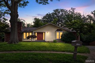 1438 Silverleaf Lane, St Louis, MO 63146