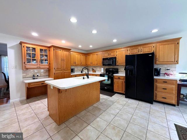 206 PHOENIX DR, Chambersburg, PA 17201