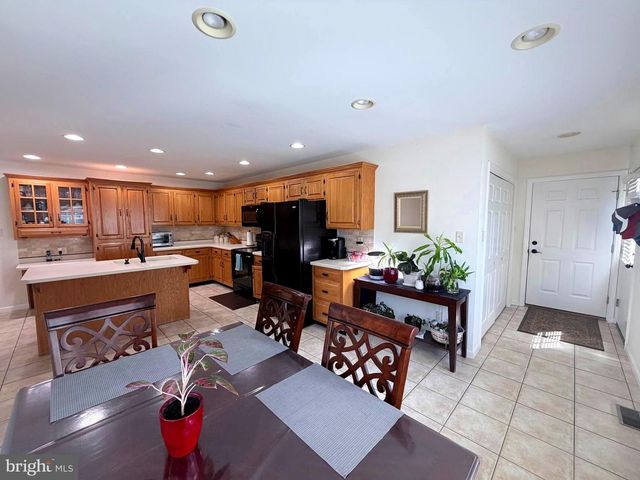 206 PHOENIX DR, Chambersburg, PA 17201