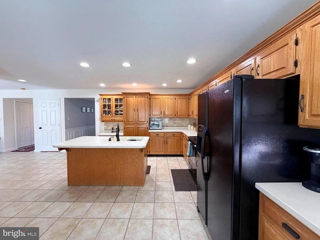 206 PHOENIX DR, Chambersburg, PA 17201