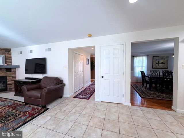 206 PHOENIX DR, Chambersburg, PA 17201