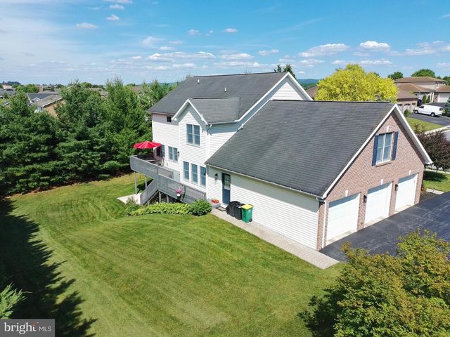206 PHOENIX DR, Chambersburg, PA 17201
