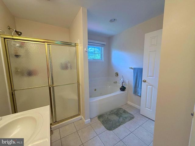 206 PHOENIX DR, Chambersburg, PA 17201