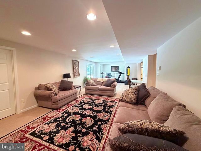 206 PHOENIX DR, Chambersburg, PA 17201