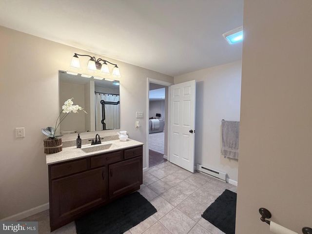206 PHOENIX DR, Chambersburg, PA 17201