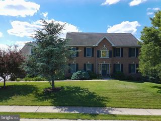 206 PHOENIX DR, Chambersburg, PA 17201
