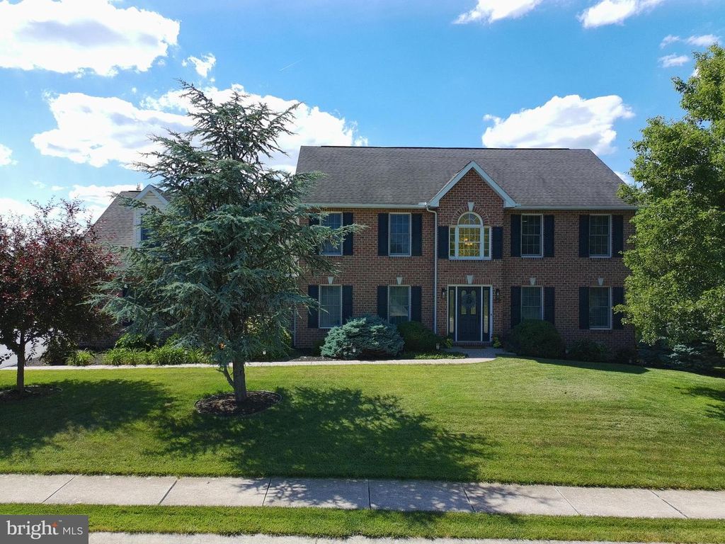 206 PHOENIX DR, Chambersburg, PA 17201