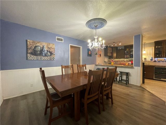 701 Ester Dr, Corpus Christi, TX 78418