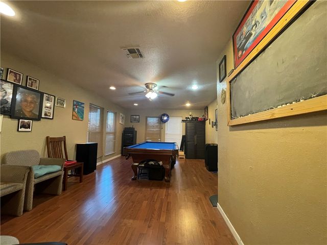 701 Ester Dr, Corpus Christi, TX 78418