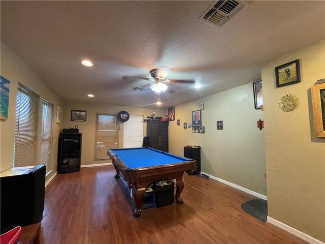 701 Ester Dr, Corpus Christi, TX 78418