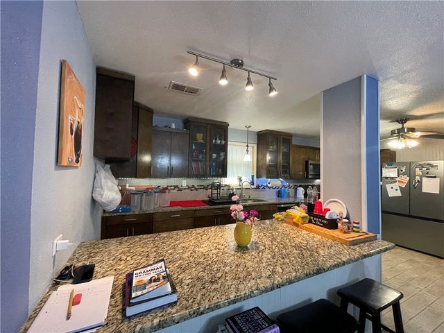 701 Ester Dr, Corpus Christi, TX 78418