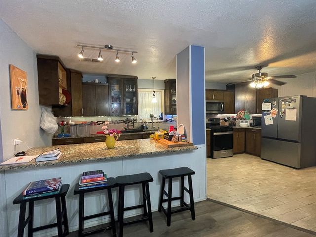 701 Ester Dr, Corpus Christi, TX 78418