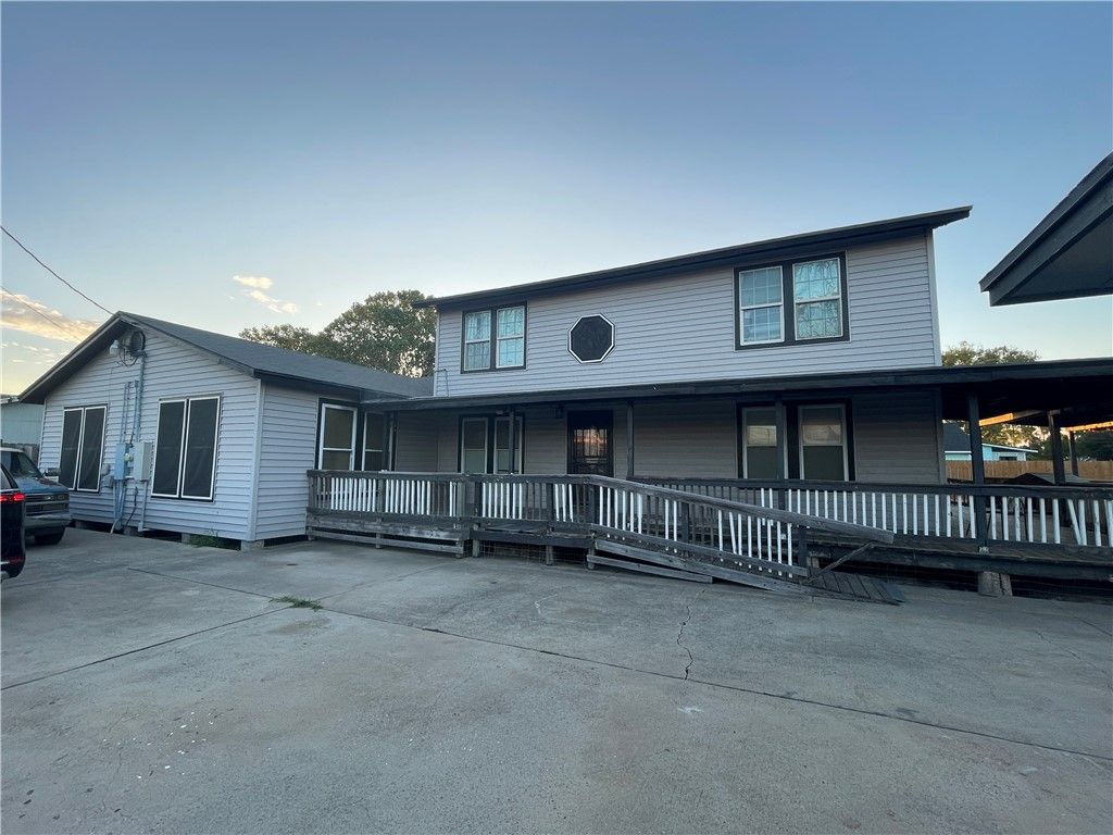 701 Ester Dr, Corpus Christi, TX 78418