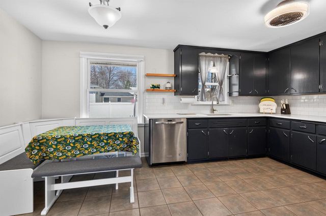 1080 THORNDALE STREET, Green Bay, WI 54304