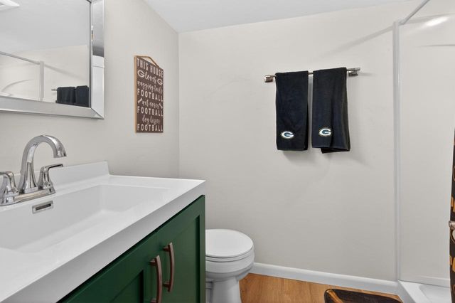 1080 THORNDALE STREET, Green Bay, WI 54304