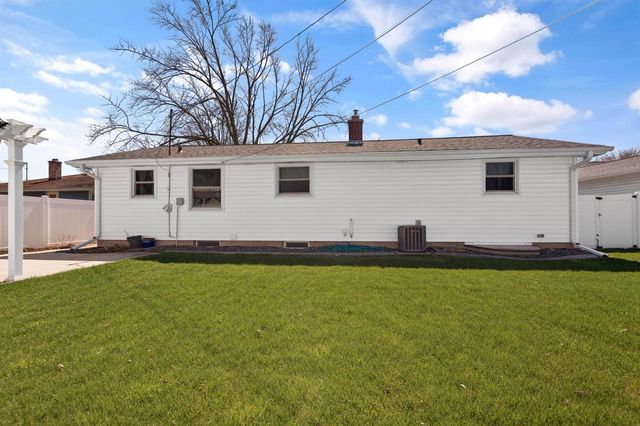 1080 THORNDALE STREET, Green Bay, WI 54304
