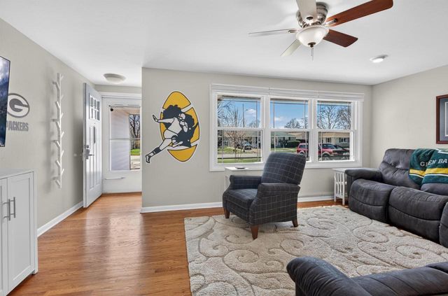 1080 THORNDALE STREET, Green Bay, WI 54304