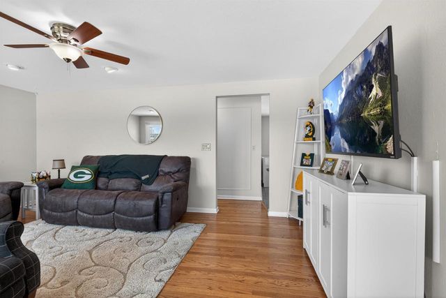 1080 THORNDALE STREET, Green Bay, WI 54304