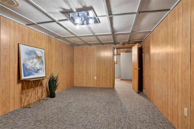 3701 N Cypress Avenue, Kansas City, MO 64117