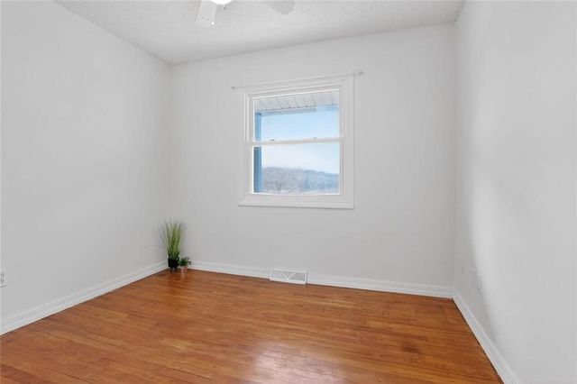 3701 N Cypress Avenue, Kansas City, MO 64117