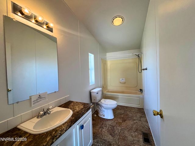 1414 Lahonton Drive, Silver Springs, NV 89429