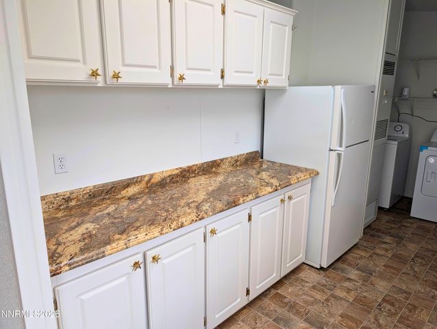 1414 Lahonton Drive, Silver Springs, NV 89429