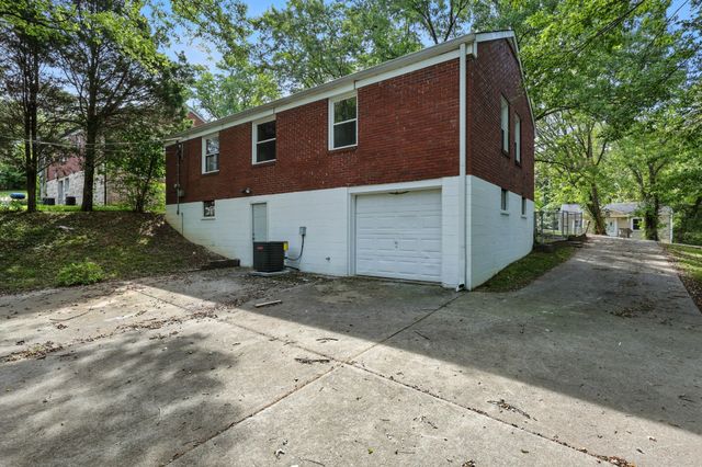 1014 Buck Dr, Clarksville, TN 37040