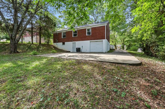 1014 Buck Dr, Clarksville, TN 37040