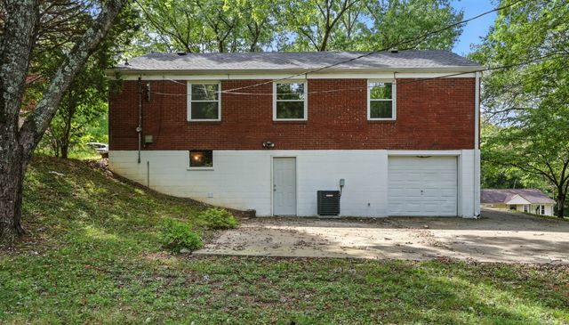 1014 Buck Dr, Clarksville, TN 37040