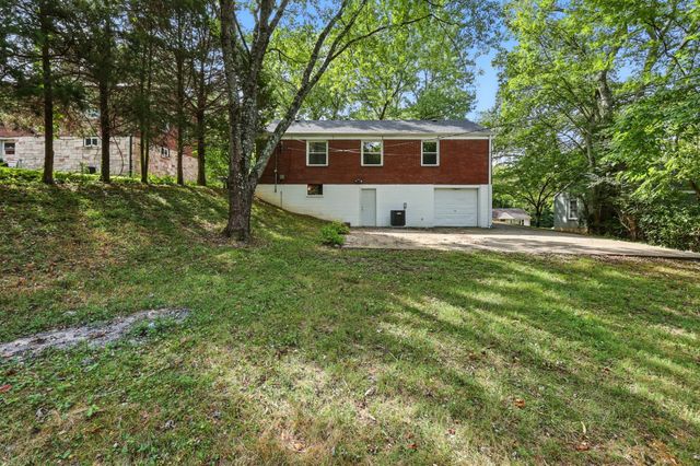 1014 Buck Dr, Clarksville, TN 37040