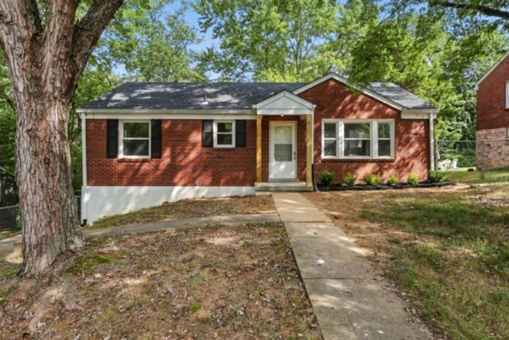 1014 Buck Dr, Clarksville, TN 37040