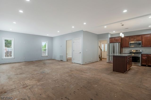 441 William St, Somerville Boro, NJ 08876