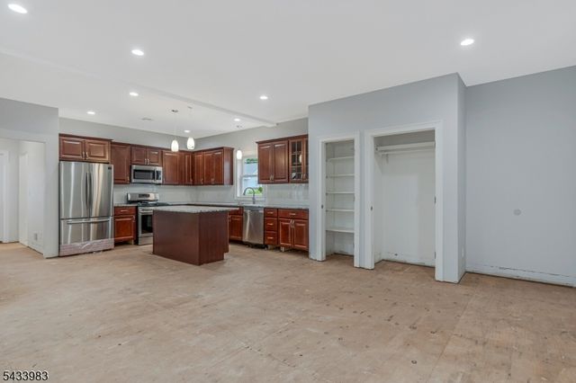 441 William St, Somerville Boro, NJ 08876