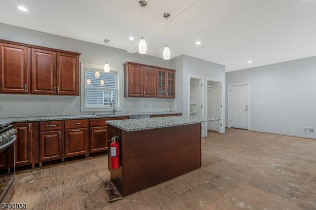 441 William St, Somerville Boro, NJ 08876
