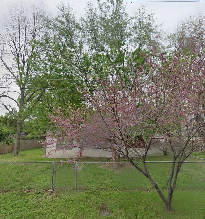 105 E Walnut DR, Austin, TX 78753