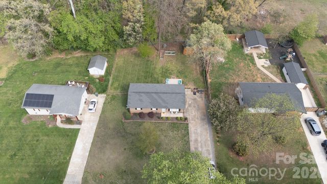 2640 Meadow Lark Lane, Gastonia, NC 28056