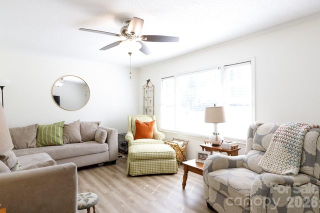 2640 Meadow Lark Lane, Gastonia, NC 28056