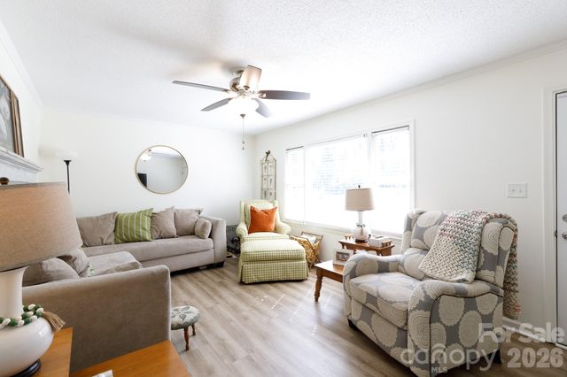 2640 Meadow Lark Lane, Gastonia, NC 28056