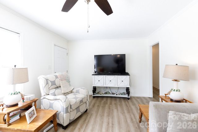 2640 Meadow Lark Lane, Gastonia, NC 28056