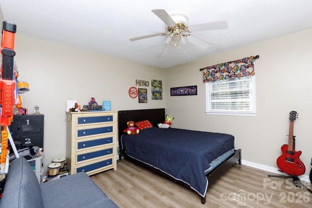 2640 Meadow Lark Lane, Gastonia, NC 28056