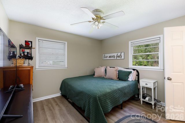 2640 Meadow Lark Lane, Gastonia, NC 28056