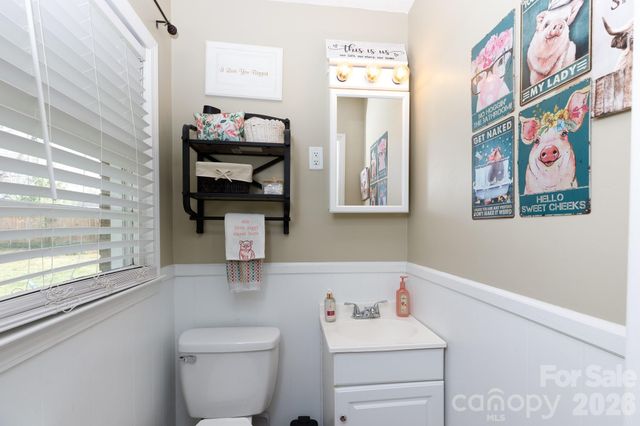 2640 Meadow Lark Lane, Gastonia, NC 28056