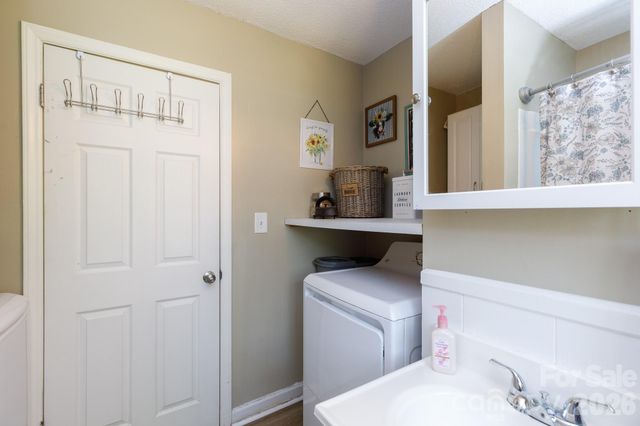 2640 Meadow Lark Lane, Gastonia, NC 28056