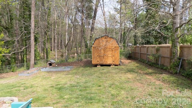 2640 Meadow Lark Lane, Gastonia, NC 28056