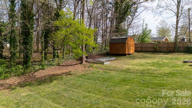2640 Meadow Lark Lane, Gastonia, NC 28056
