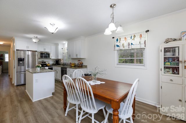 2640 Meadow Lark Lane, Gastonia, NC 28056